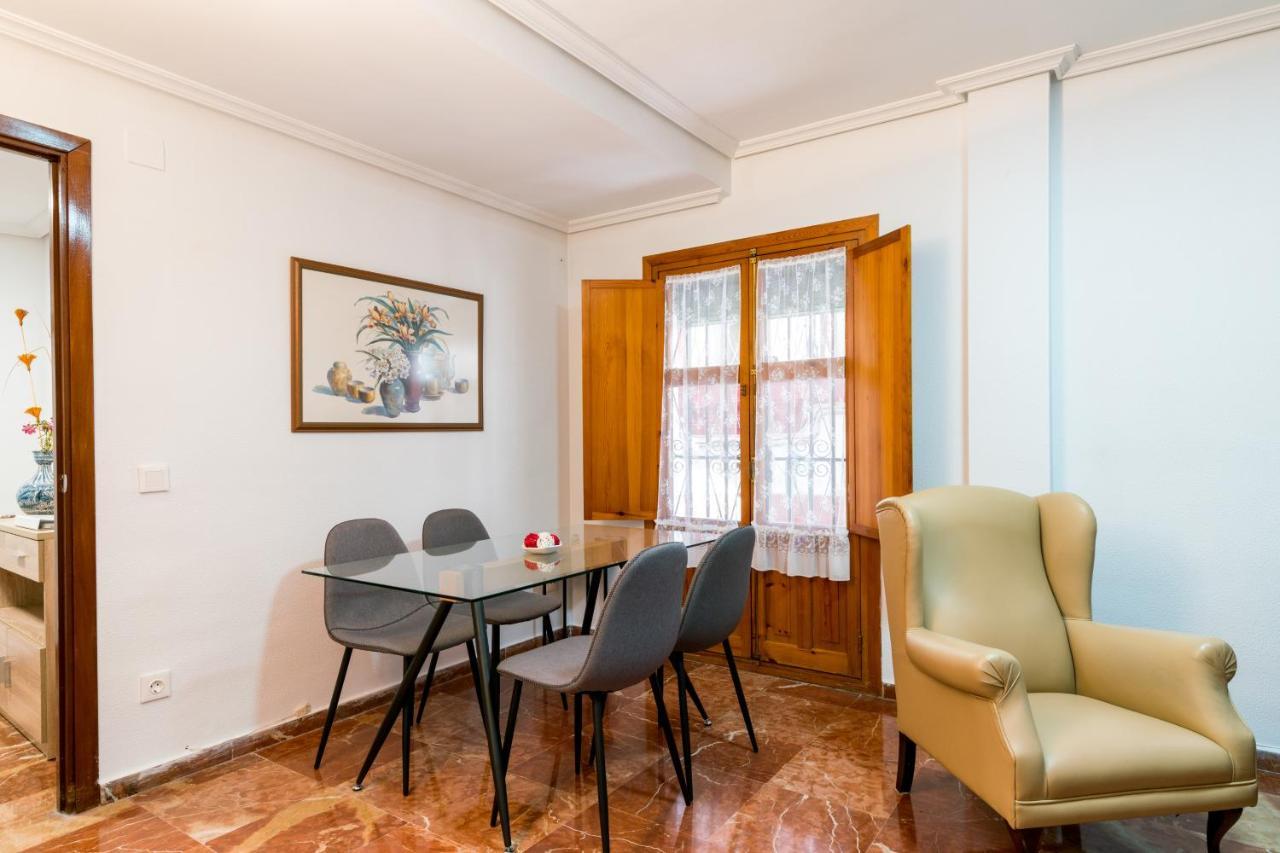 Holi-Rent Estrella Apartment Seville Exterior photo