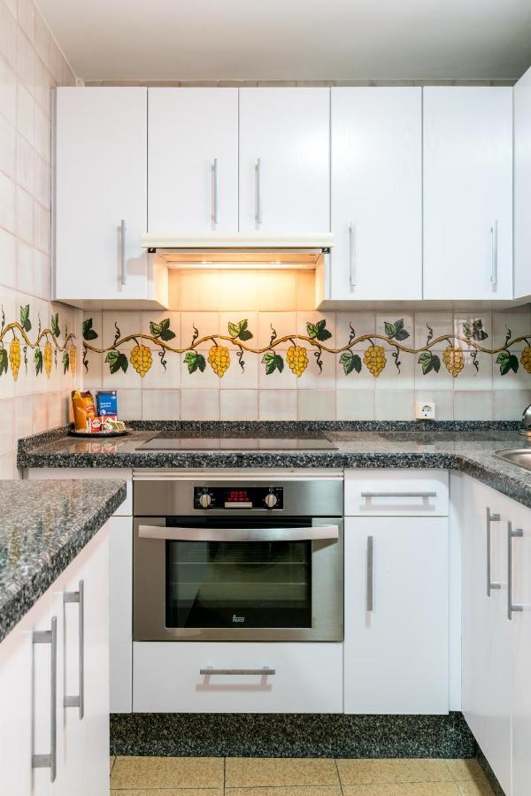 Holi-Rent Estrella Apartment Seville Exterior photo