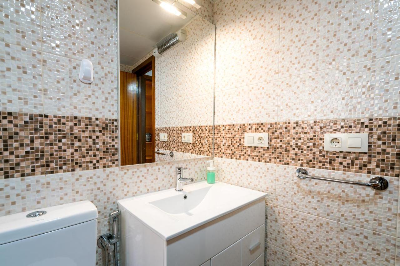 Holi-Rent Estrella Apartment Seville Exterior photo